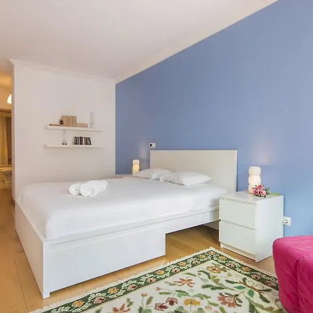 Lovelystay - Family Modern Apartmán