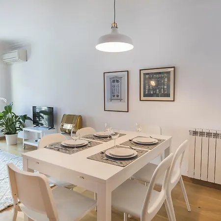 Lovelystay - Family Modern Apartmán