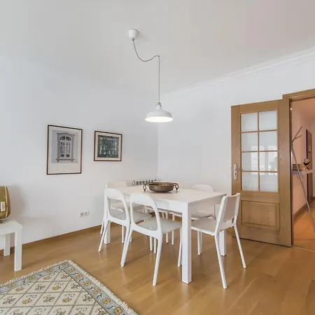 Lovelystay - Family Modern Apartmán