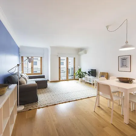 Lovelystay - Family Modern