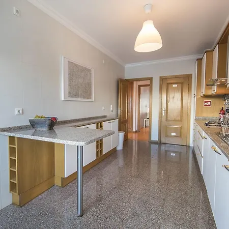 Lovelystay - Family Modern